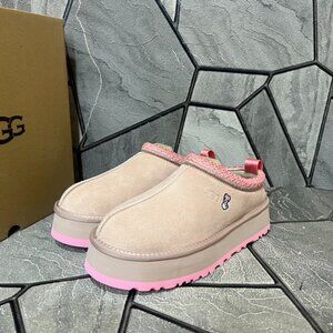 New in Box Women's UGG Tazz Love '25 Valentine's Day Slides